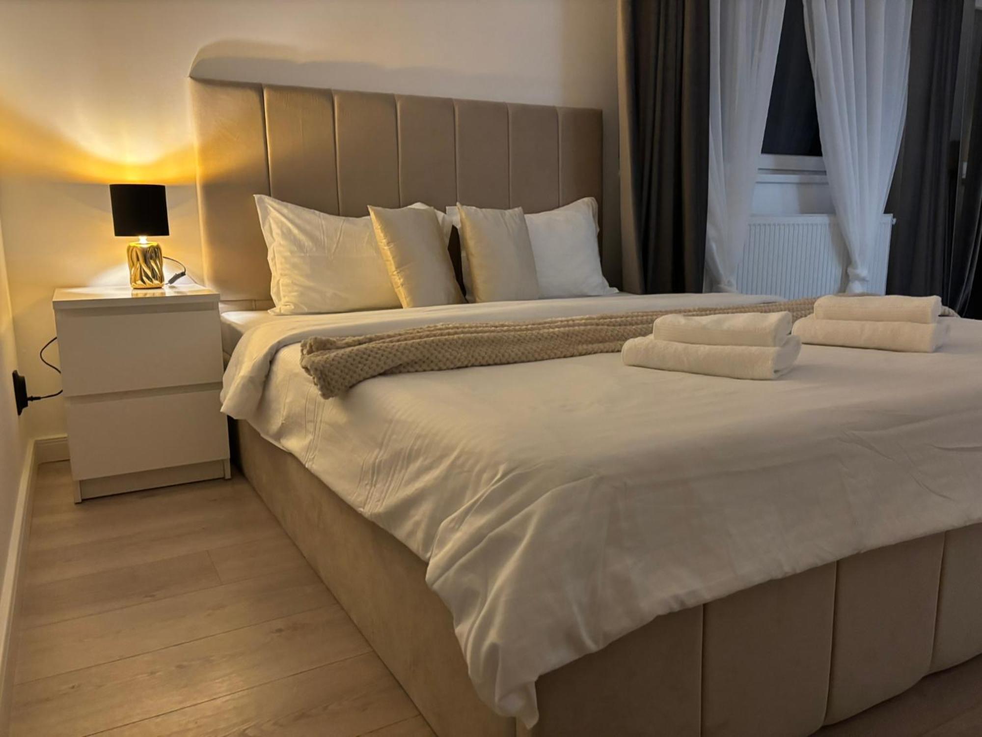 Dream - Large Apartament With Freeparking In A Quietarea Just 10 Minutes Away From City Center Bistrita  Exterior photo